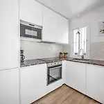 Fantastic Penthouse With Roof Terrace In The Heart Of Апартаменты