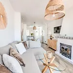 Апартаменты Fantastic Penthouse With Roof Terrace In The Heart Of Нерха