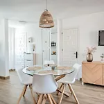 Апартаменты Fantastic Penthouse With Roof Terrace In The Heart Of *