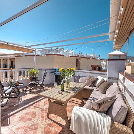 Fantastic Penthouse With Roof Terrace In The Heart Of ネルハ