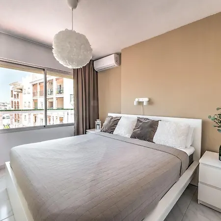 Fantastic Penthouse With Roof Terrace In The Heart Of