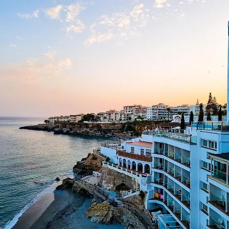 Fantastic Penthouse With Roof Terrace In The Heart Of Nerja