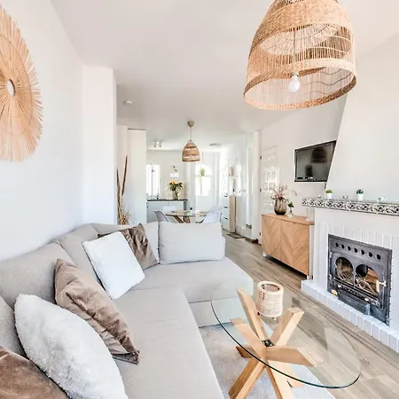 Lägenhet Fantastic Penthouse With Roof Terrace In The Heart Of Nerja