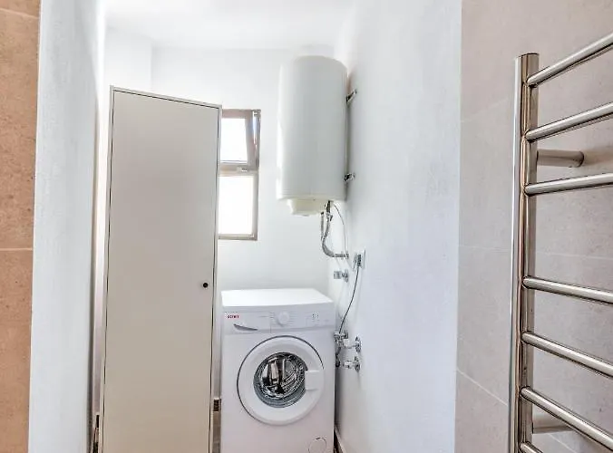 Fantastic Penthouse With Roof Terrace In The Heart Of * Нерха